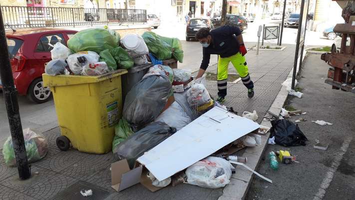 Stretta sugli sporcaccioni di San Severo, 11 sanzionati per abbandono rifiuti e mancata raccolta differenziata