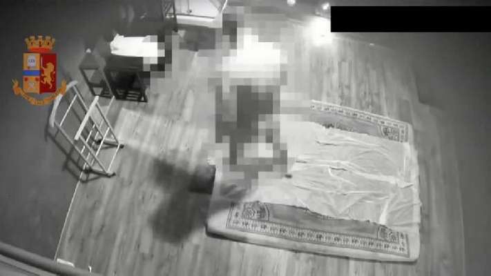 Adescate per prostituirsi nei centri massaggi di tutta Italia, titolari arrestati a Foggia