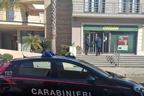 Cagnano Varano, in quattro assaltano vigilante: portato via un sacco con il denaro e una pistola