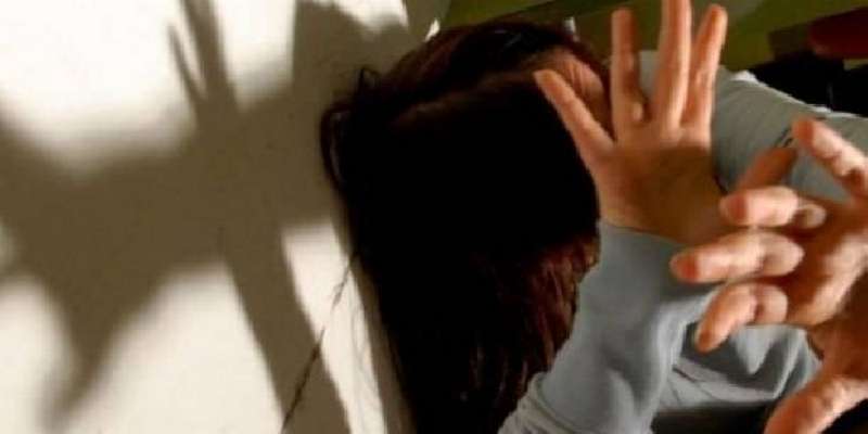 Cerignola, tre uomini violenti arrestati: minacce e insulti alla mamma (in due casi) e alla moglie