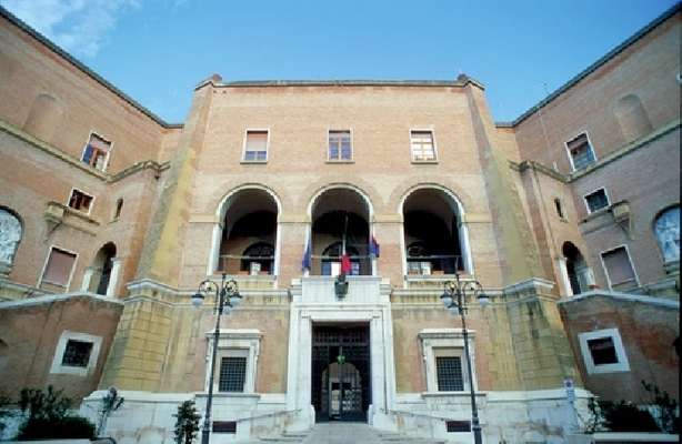 Foggia, Dicesare precisa sui buoni: "Priorità  ai nuclei che hanno subito un drastico decremento del reddito"