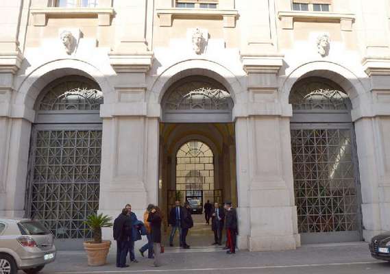 Infiltrazioni della malavita nel tessuto economico, il Prefetto adotta 5 interdittive antimafia