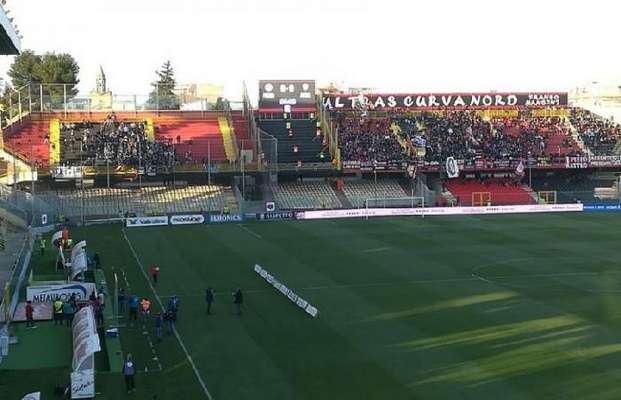 Derby Foggia-Taranto allo Zaccheria, il Prefetto vieta la trasferta ai tifosi jonici