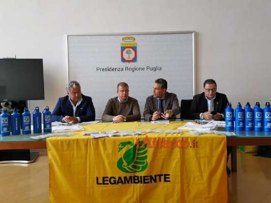 Parchirifiutifree, la campagna di Legambiente contro gli sporcaccioni del Gargano
