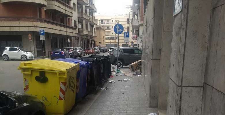 Discarica in via Triste, rifiuti raccolti dopo la segnalazione de l'Attacco