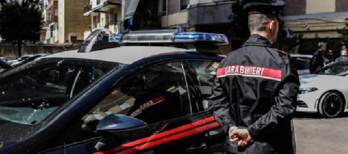 Imprenditore foggiano minacciato con fucile, malviventi scappano con ingente bottino