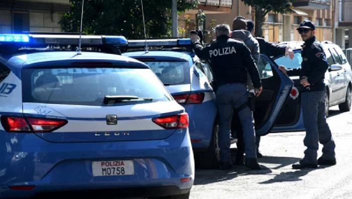 Arrestato dopo un folle inseguimento. Ora è accusato di detenzione di sostanze stupefacenti, violenza e resistenza a Pubblico Ufficiale