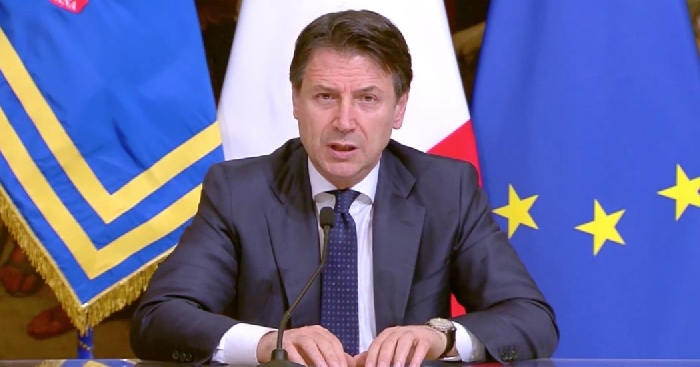 Covid-19: dal 14 aprile riapriranno studi professionali, fabbriche, librerie e negozi di vestiti per bambini