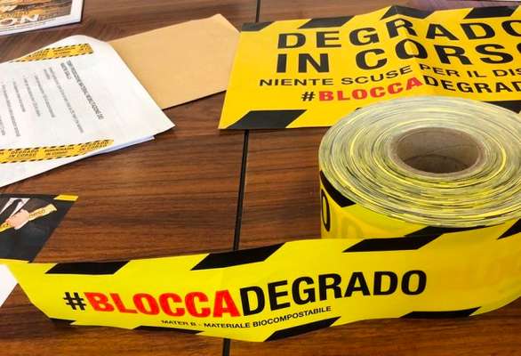 #bloccadegrado, foto e segnalazioni dei cittadini per evidenziare casi di abbandono e incuria in città 