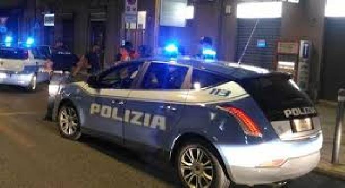 Scontava una pena per aver ucciso 40 anni fa tre carabinieri. Fuori per permesso premio, accoltella anziano dopo una rapina