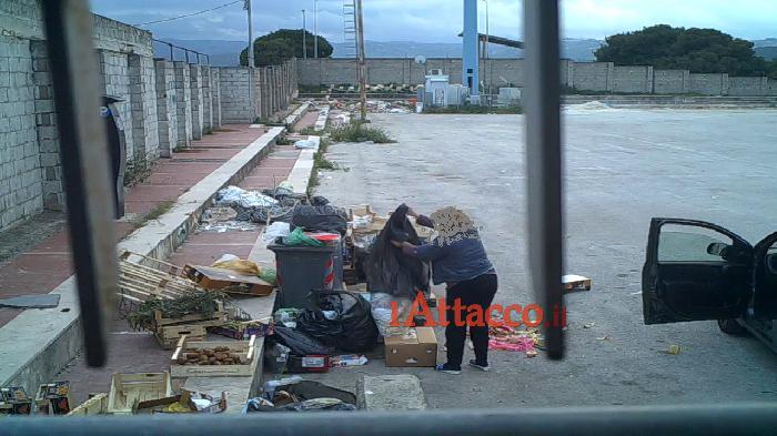 VIDEO | Beccati ad abbandonare i rifiuti. Le immagini inchiodano sporcaccioni di Peschici
