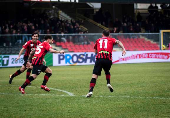 Calcio, il Tribunale retrocede il Palermo in serie C: per il Foggia si spalancano le porte dei playout