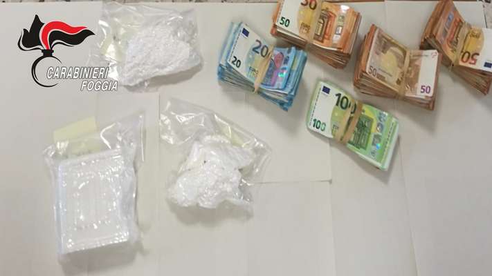 San Severo, arrestato uomo trovato in possesso di 800 grammi di cocaina e oltre 45 mila euro