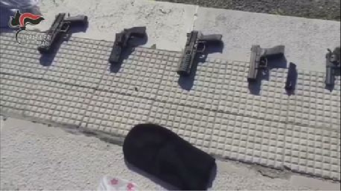 Inscenano assalto a portavalori, intervengono i carabinieri ma è un videoclip musicale