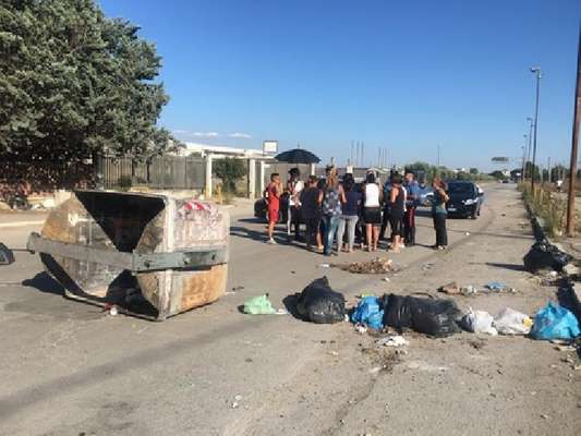 Via San Severo, continua la protesta delle donne. Landella: Gesto da condannare