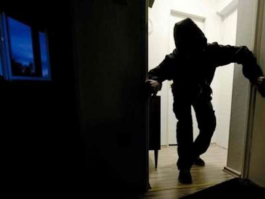 Serracapriola, si introducono in casa di un'anziana signora. Arrestati