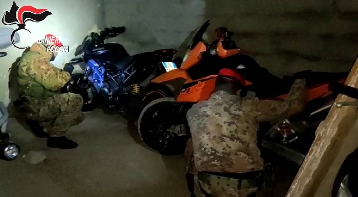 Cerignola: Carabinieri fermano quattro giovani trovati in possesso di moto rubate