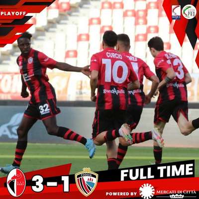 Il Bari ha battuto il Foggia 3-1 e continua la sua corsa nei play-off