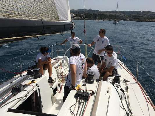 Tremiti, nuotata di beneficenza del Reale Circolo Canottieri Tevere Remo di Roma