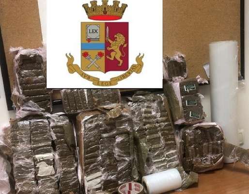 Nascondeva hashish ed esplosivi, arrestato foggiano incensurato
