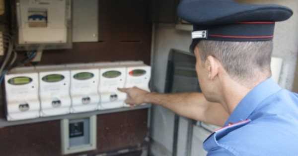Foggia: blitz dei carabinieri al ''Carmine Vecchio'': arrestato per furto di energia elettrica