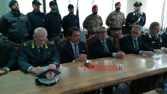 Maxi operazione antimafia in provincia, 4 arresti e sequestri di esplosivi e armi