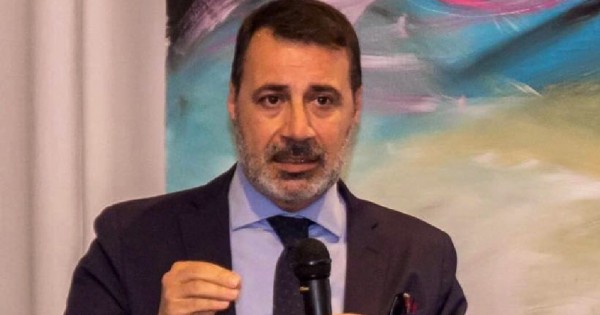 Silenzi, mare e altre visioni in versi dell'immaginario poetico di Alfonso Graziano nella sua ultima silloge Paglia di grano