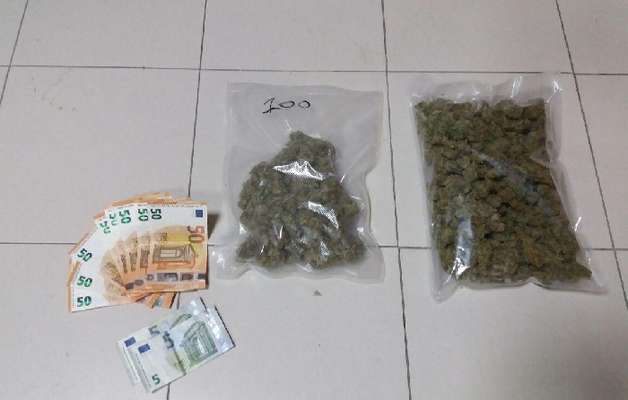 Sorpreso con 300 grammi di marijuana in auto, arrestato 22enne cerignolano