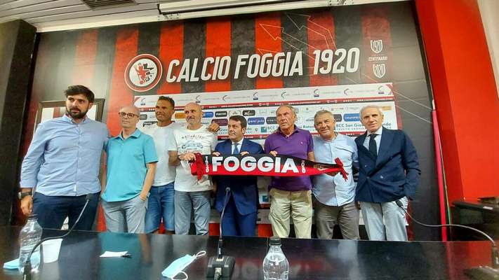 Arrivano i nostri, lo staff tecnico è al completo. Zeman & i suoi fedelissimi
