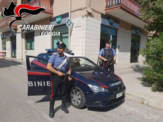 Manfredonia, bancario arrestato per aver favorito una rapina nella propria banca