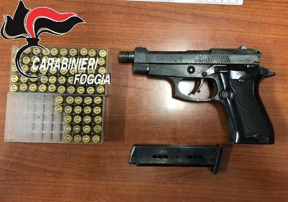 I Carabinieri di San Ferdinando di Puglia hanno proceduto ad un arresto per detenzione di una pistola clandestina