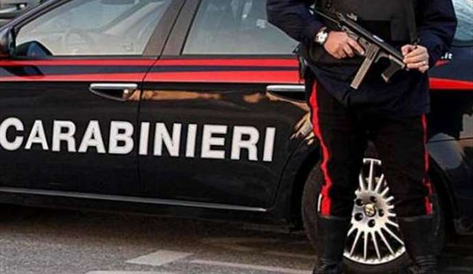 Prende a bastonate carabiniere (che batte con la testa al suolo), fermato 60enne di Rodi Garganico