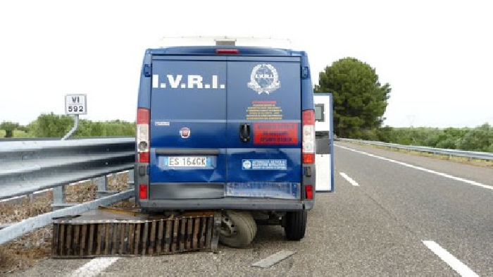 Cerignola, assalto a portavalori. Chiuso tratto dell'A14. Forze dell'Ordine battono la zona