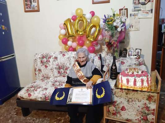 San Severo, buon compleanno alla signora Antonietta Carmellotti: ieri ha compiuto 100 anni