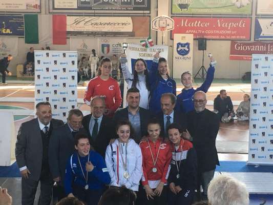 Scherma, prova interregionale di qualificazione: quattro vittorie e 17 piazzamenti sul podio