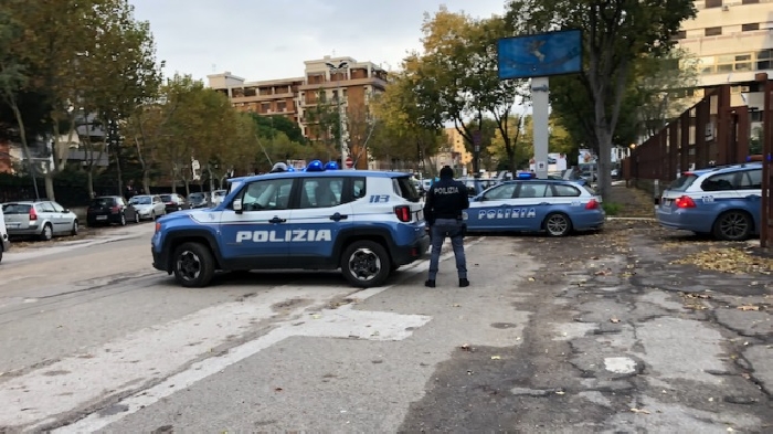 Tentato furto e resistenza a pubblico ufficiale, quattro denunce (tra cui due minori) e un arresto