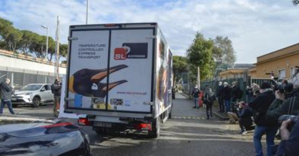 Vaccino Covid, in arrivo altre dosi per la Puglia. Zampa: 'Vaccinazione requisito per assunzione personale sanitario'