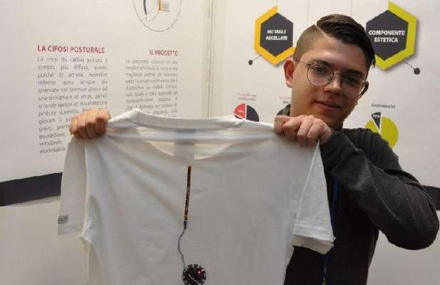 La t-shirt che corregge la postura, l'invenzione del 16enne Vincenzo Troiano