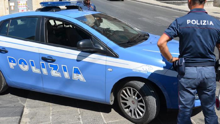 Non si ferma all'alt della polizia, dopo un folle inseguimento, arrestato pregiudicato cerignolano