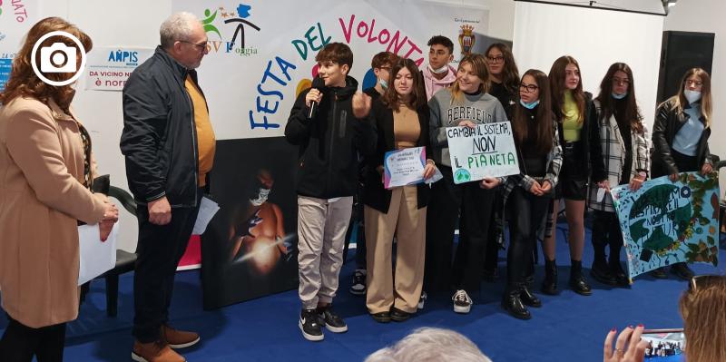 Avevano ripulito giardini, il CSV premia gli studenti di due classi prime del Marconi