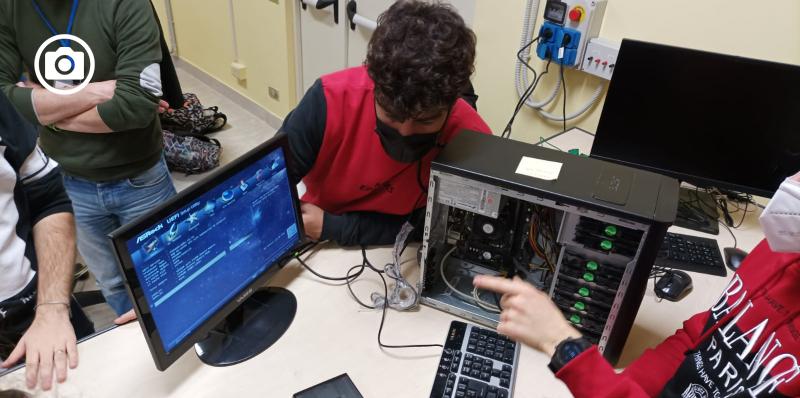 Al Liceo Volta i pc riprendono "vita" 