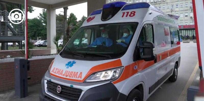 Chiamate al 118 in aumento, arrivano soprattutto dai no vax ammalati (che cominciano ad avere paura)