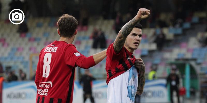 Primo round al Foggia, Catanzaro ko