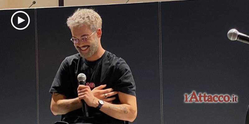 In Magna Capitana Mehths presenta il suo libro ‘Scheletro femmina’, che miscela realtà e finzione
