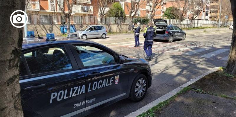Strade pericolose a Foggia, due pedoni investiti in due incidenti: un uomo è stato trasportato in ospedale