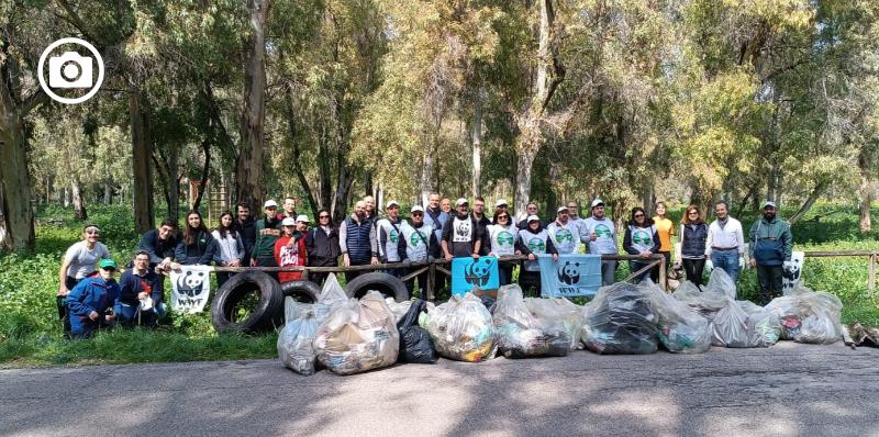 Decine di foggiani e di associazioni impegnate a ripulire il Bosco Incoronata con il WWF 