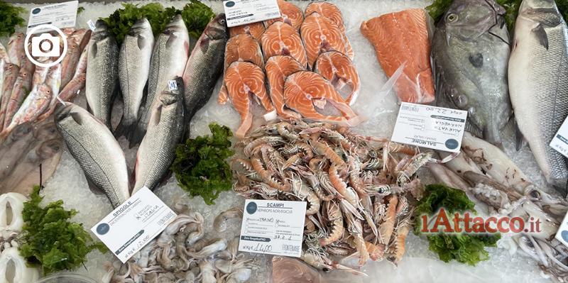 Venerdì Santo, aumenta pesce sulle tavole e aumentano prezzi. Orate +16%, scorfani +11%, calamari +50,7%