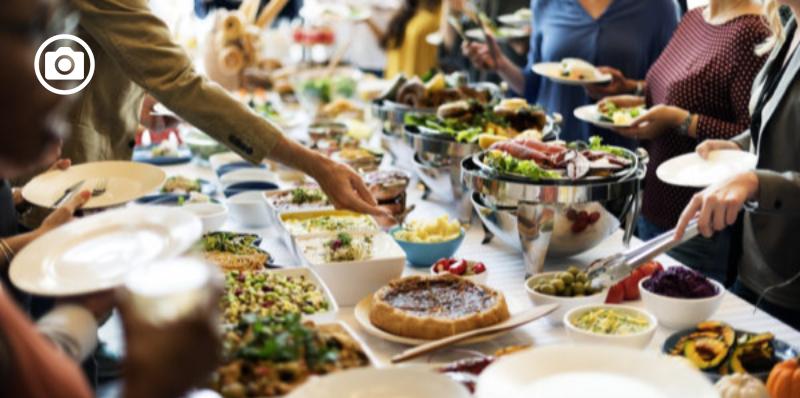 Pasqua, la spesa a tavola sale a 76 euro a famiglia. Il 57% mangerà a casa