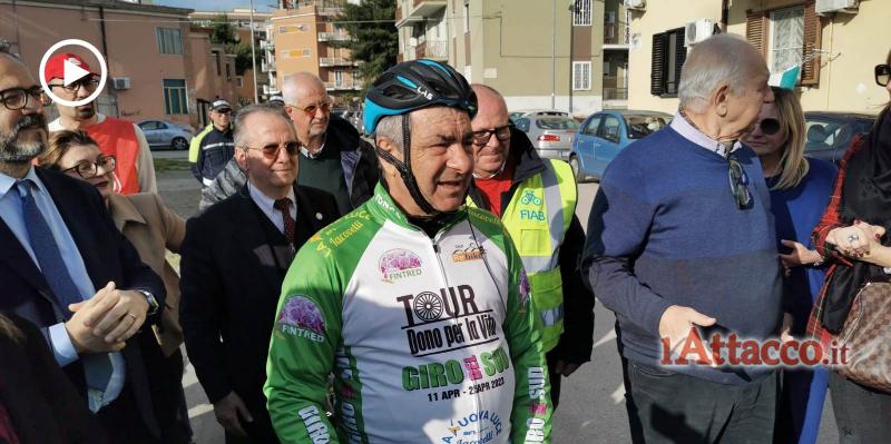 Il ciclista trapiantato di rene Giuseppe Iacovelli ha fatto tappa a Foggia durante il tour “Dono per la vita”