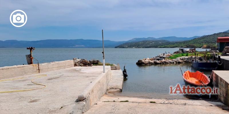 Lago di Varano sempre più a secco e comparto della pesca in sofferenza: “Si sta spegnendo la vita”